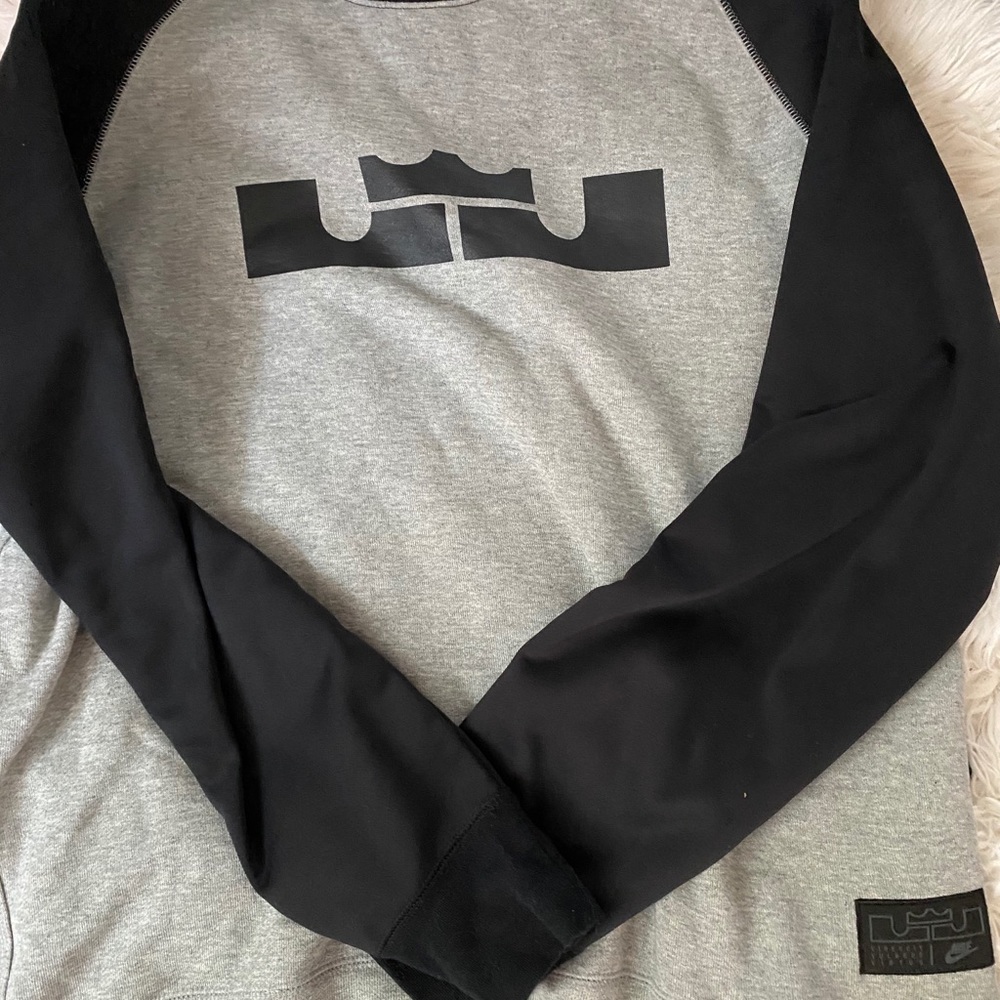 lebron nike crewneck sweatshirt
